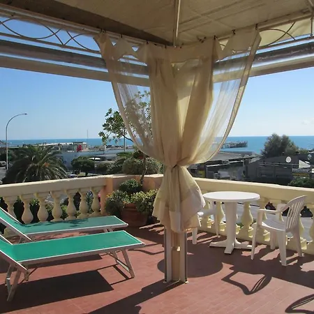 Italia Hotel 3*