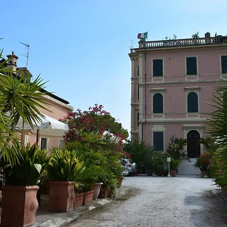Italia Hotel 3*