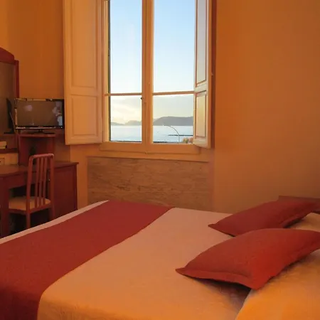 Hotel Italia 3*