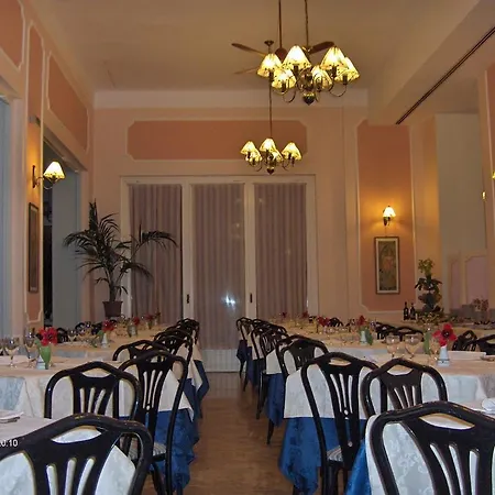 Italia Hotel 3*